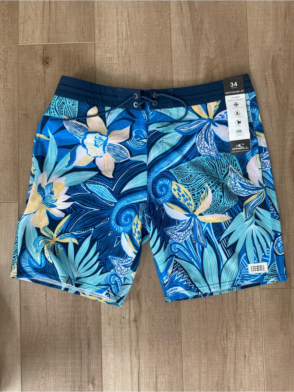 O'Neill Men's Navy & Aqua Tropical Floral Board Shorts